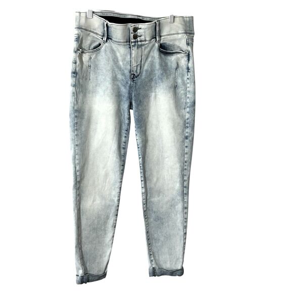 Apt 9 Capri Skinny Jeans Mid Rise Light Wash Distressed Cuffed - Picture 1 of 11